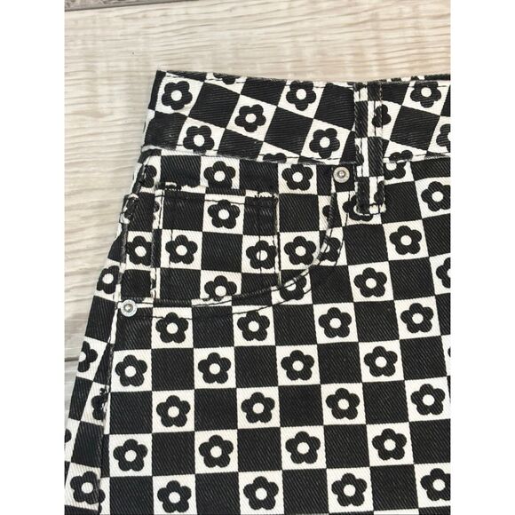 Pacsun black and white checked flowered mini skirt size 25 - Picture 3 of 12